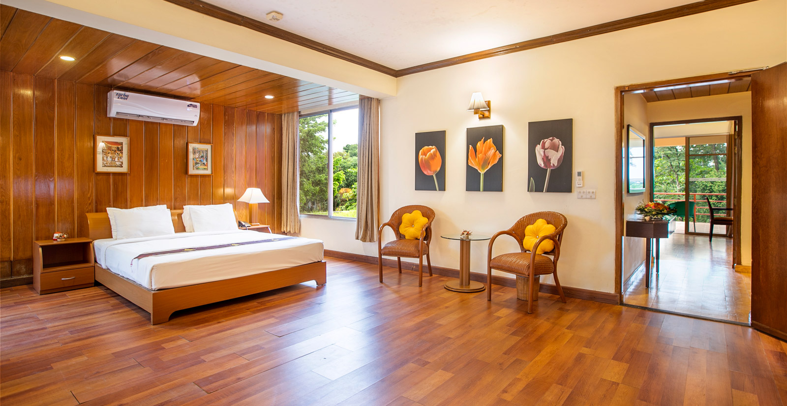 Luxury Suite