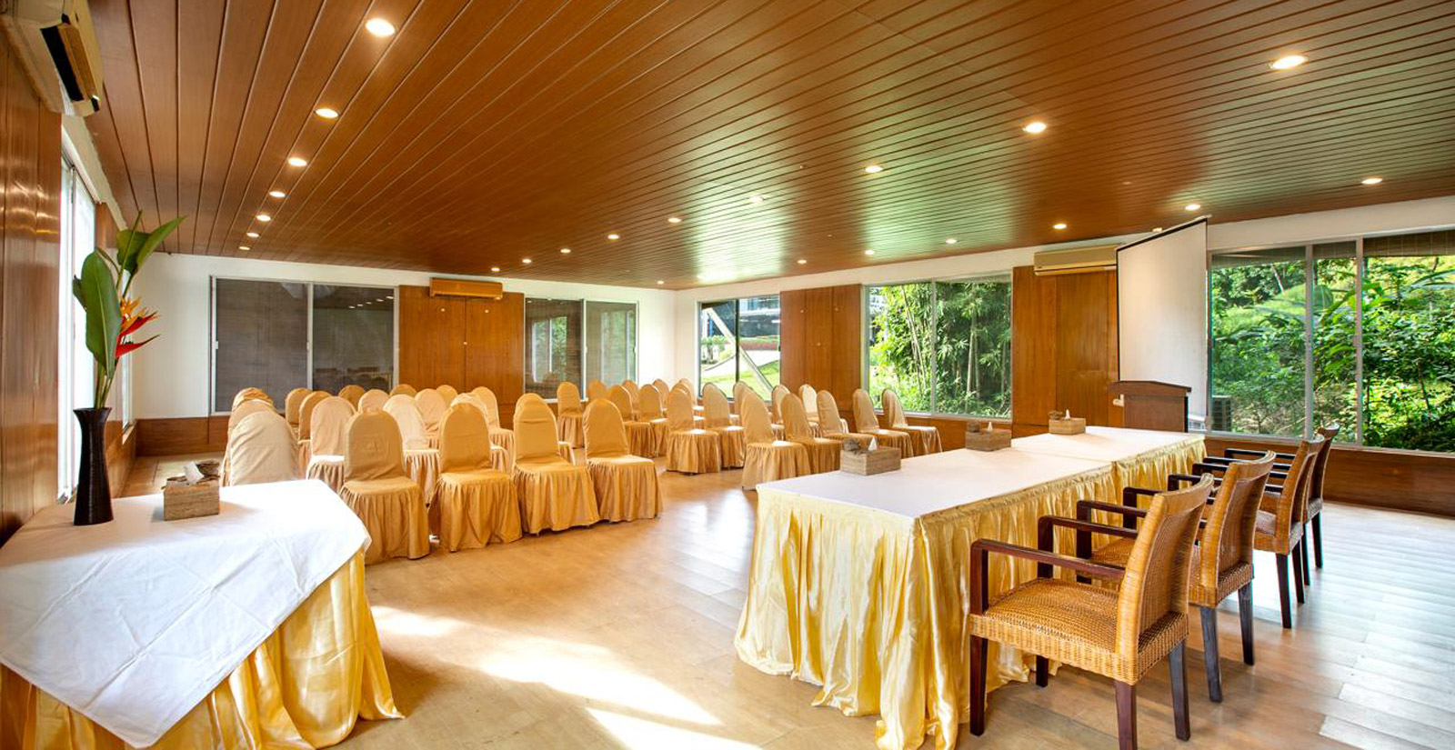 Sikandar Ghazi Room